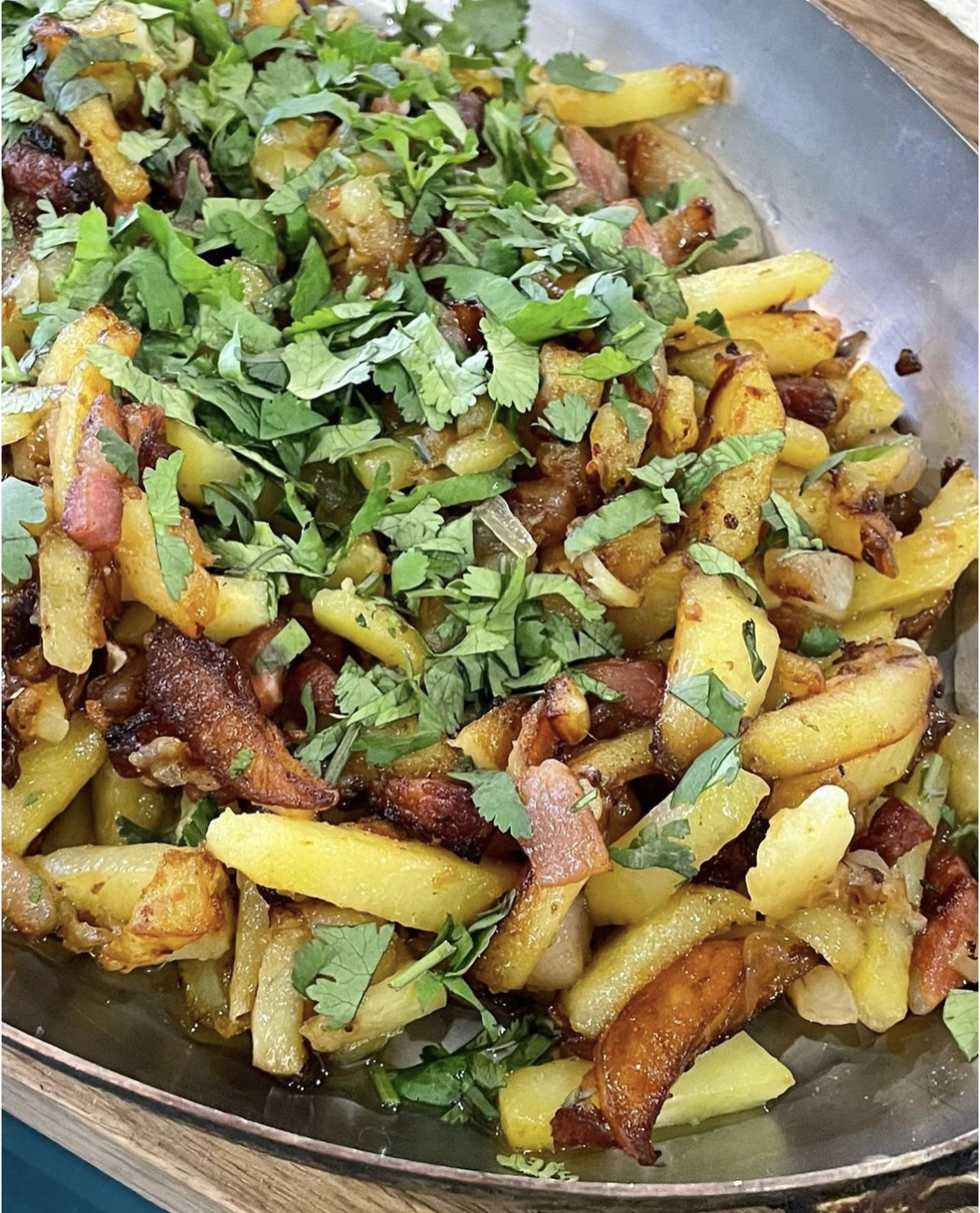 Картофель по-домашнему с салом и луком